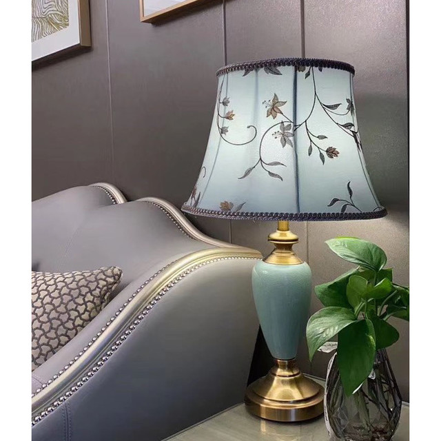 Đèn bàn phòng khách 1